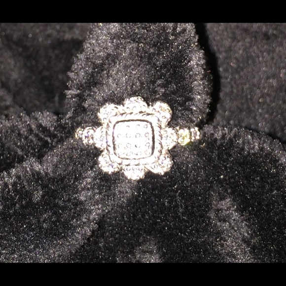 Judith Ripka Diamonique flower sterling ring - Picture 2 of 13